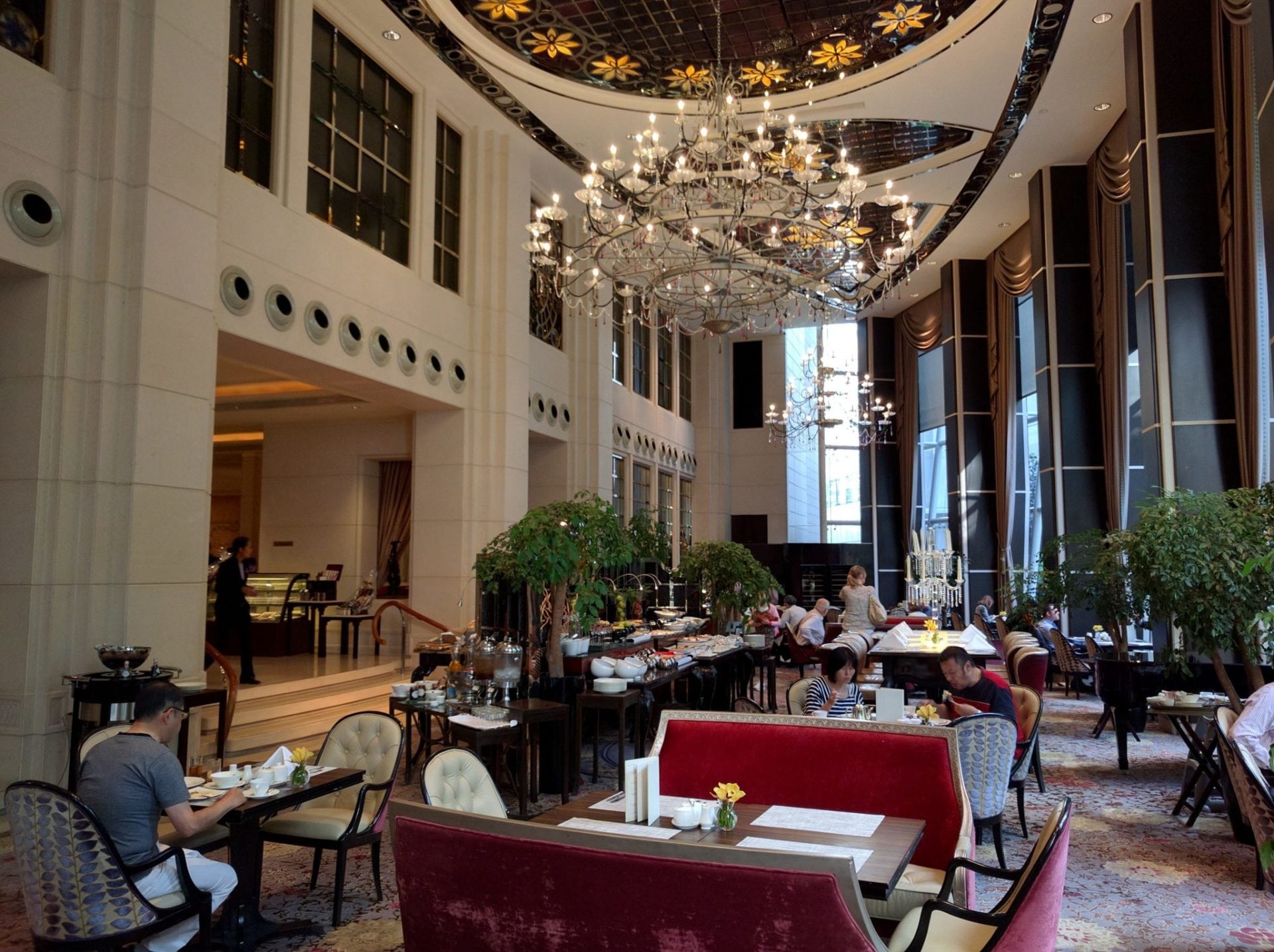 Lobby des St. Regis Hotel Singapur