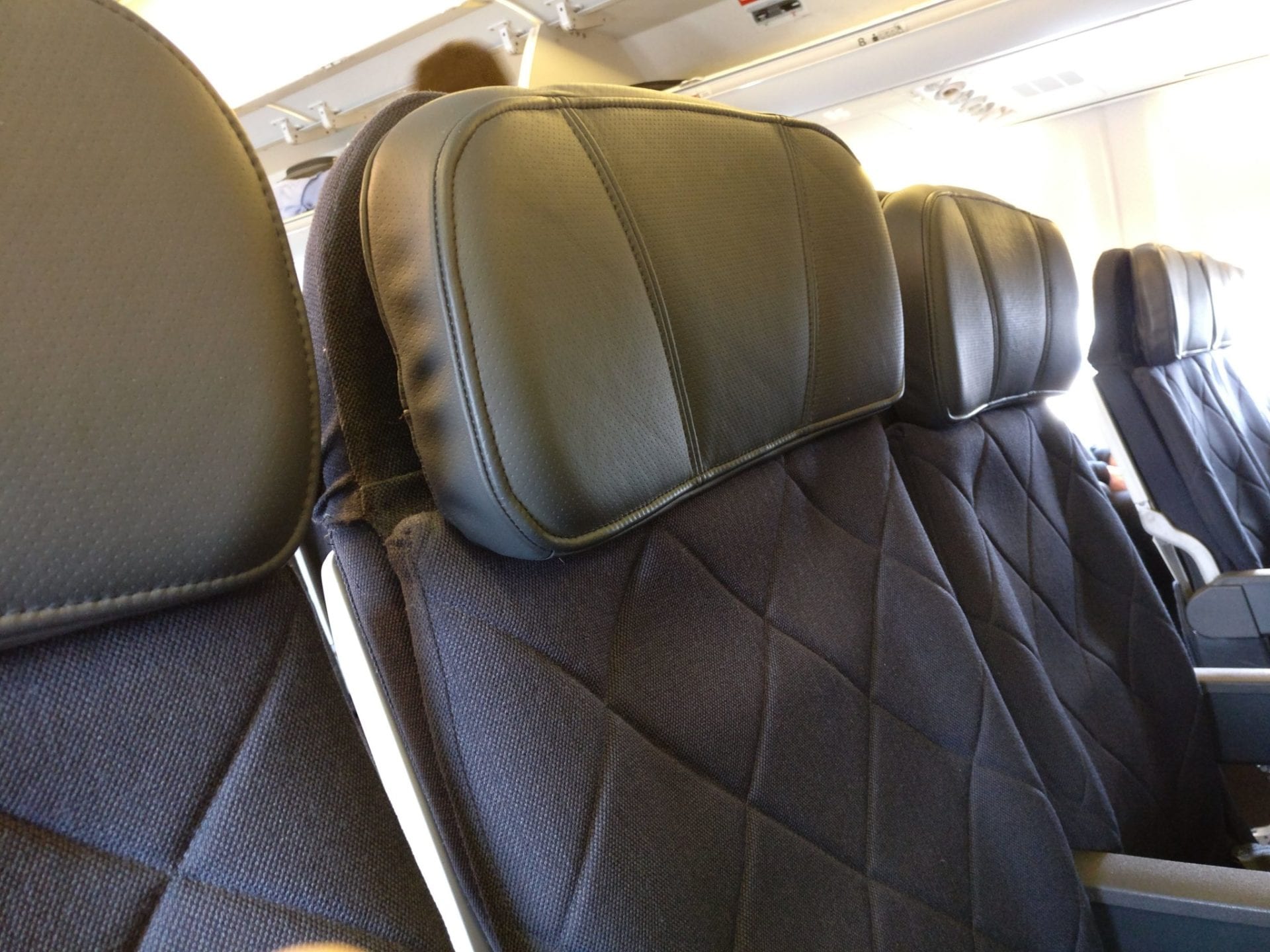 qantas-economy-class-boeing-737-seating-7