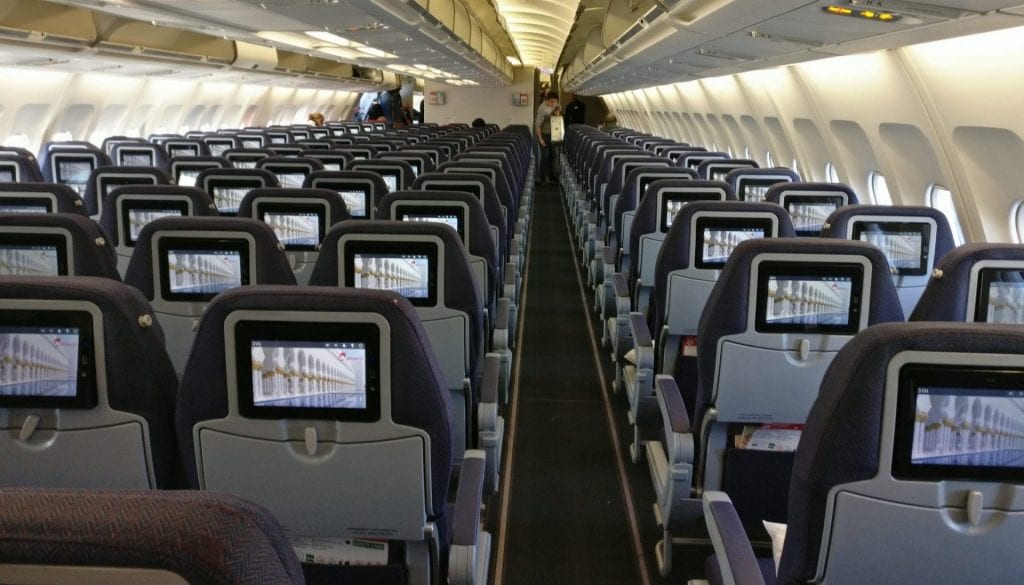 airberlin economy a330 kabine3