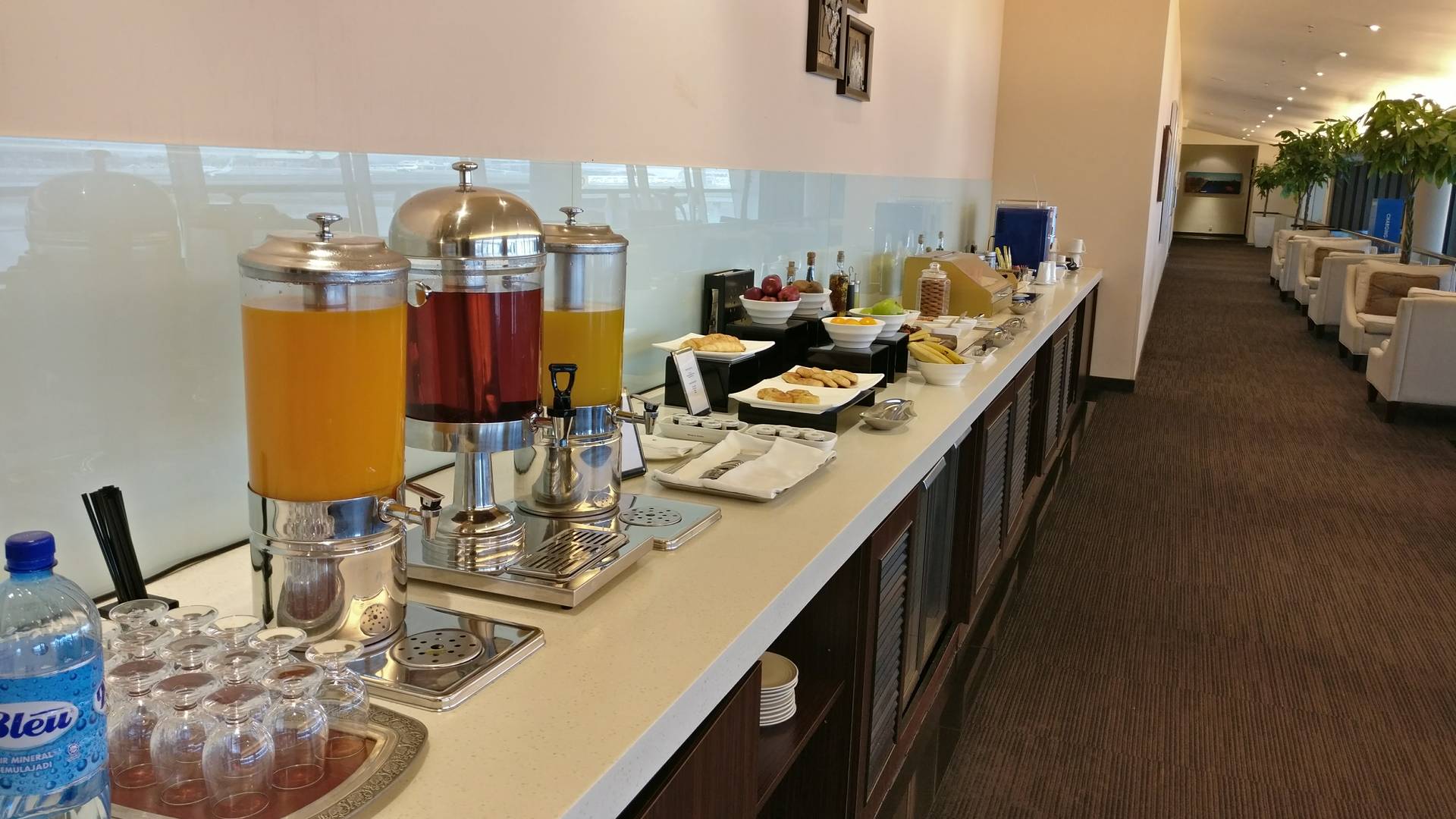 malaysiaairlinesgoldenloungekualalumpurbuffet