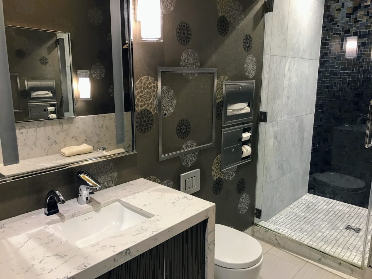 United Club London Heathrow Terminal 2B Shower Suite