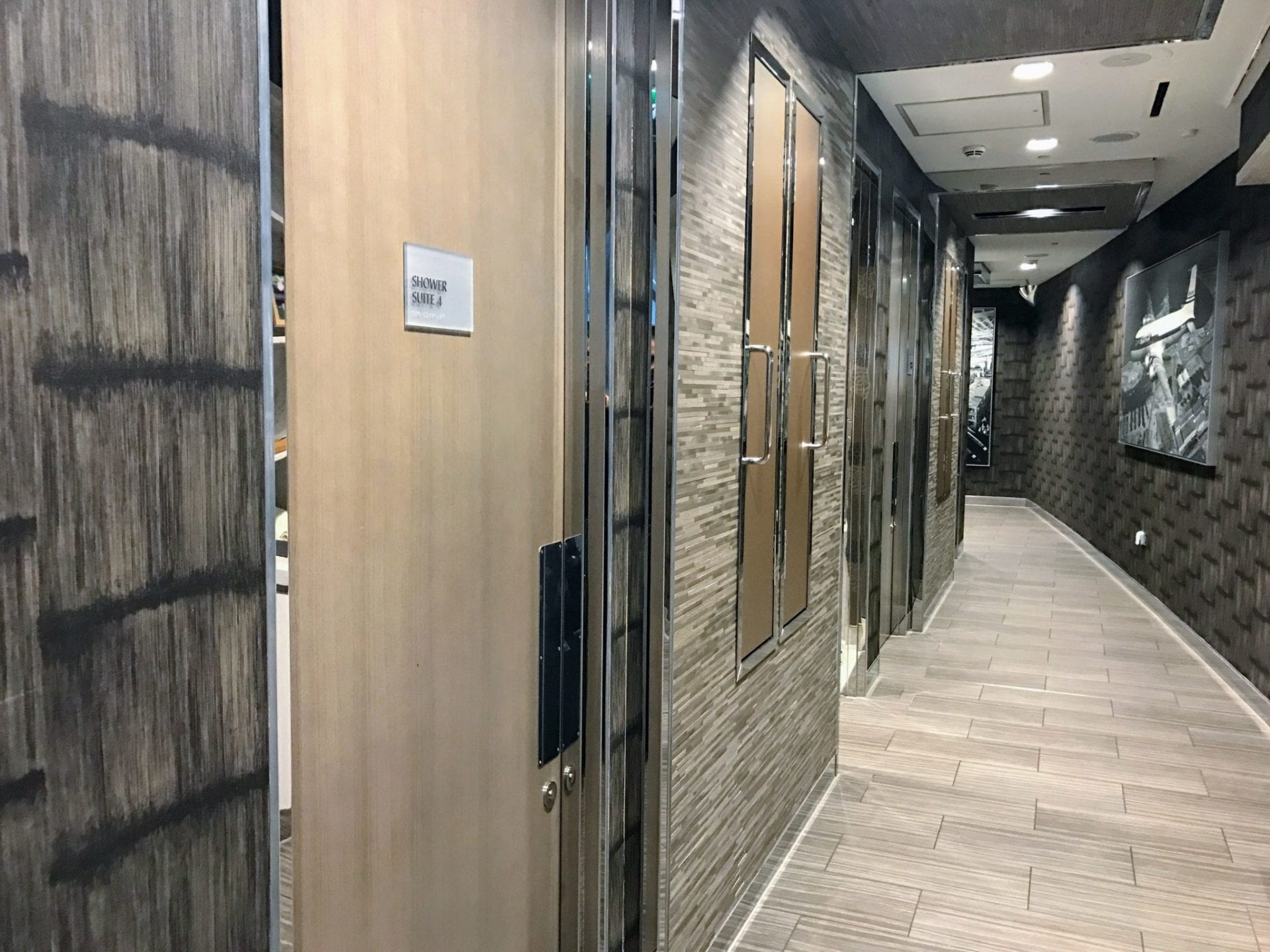 United Club London Heathrow Terminal 2B Shower Suite 3