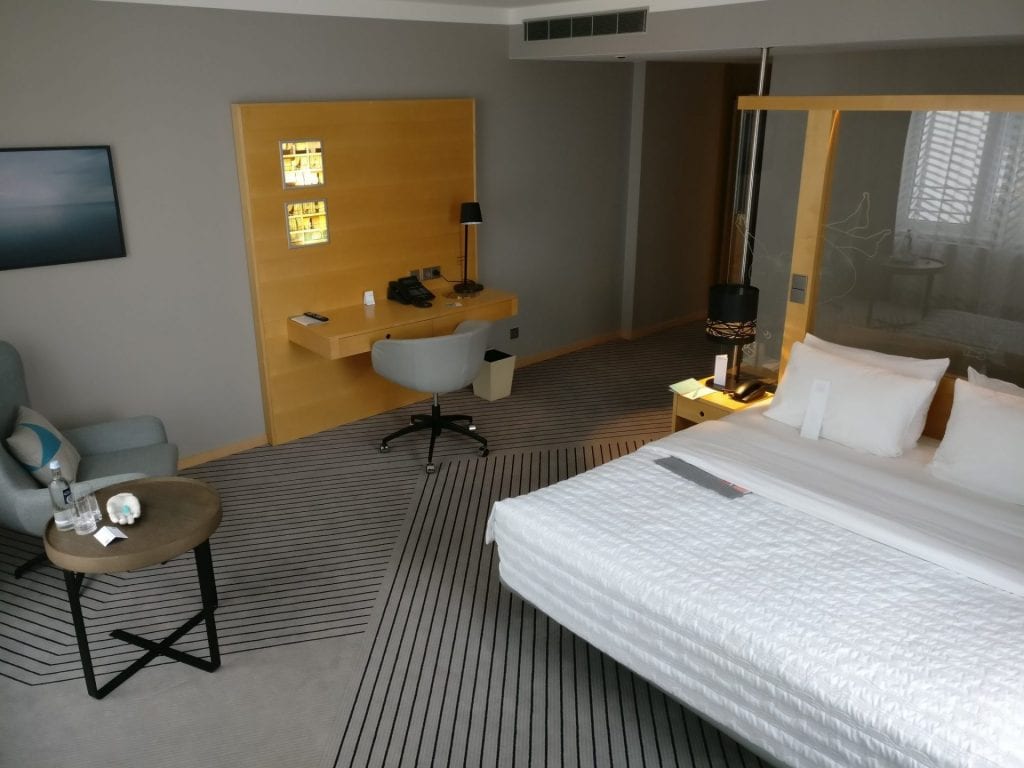 Le Meridien Hamburg Corner Room