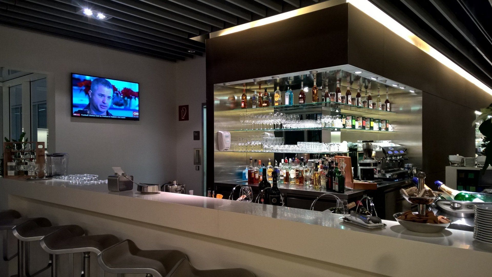 Lufthansa Senator Lounge München Schengen G24 Barista Bar
