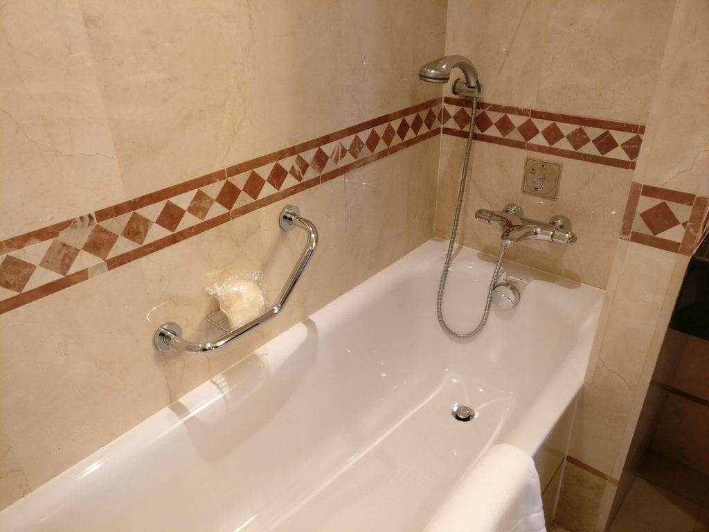InterContinental Madrid Premium Suite Bathroom 2