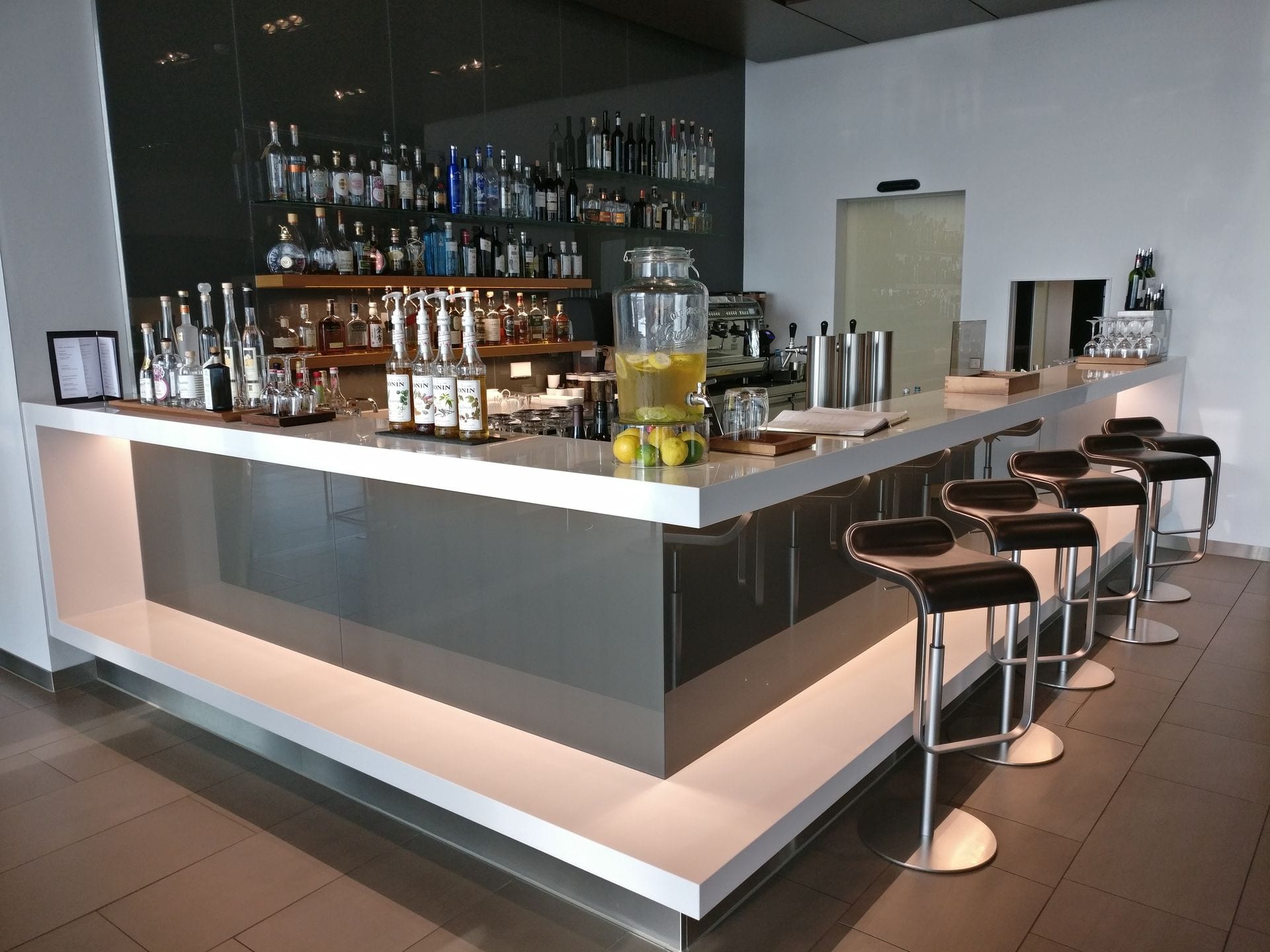 Lufthansa First Class Lounge Munich Bar 2