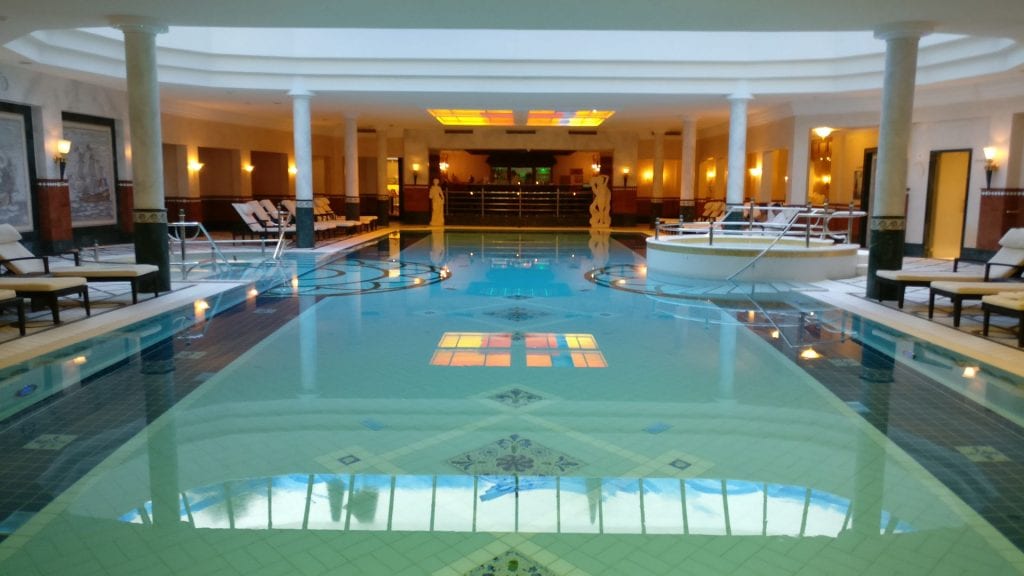 Wellnesshotel Althoff Seehotel Überfahrt Pool Spabereich