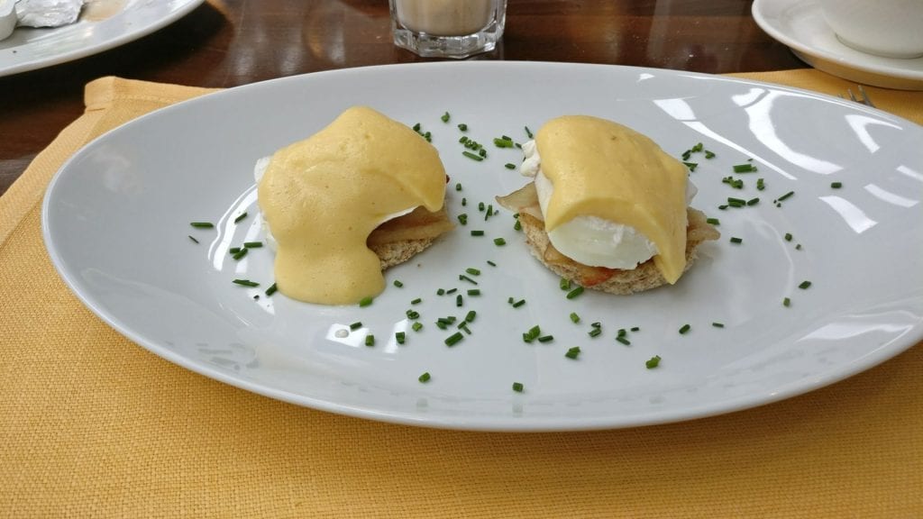 intercontinental frankfurt früshtück eggs benedict