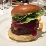 Kreuzfahrtschiff Majestic Princess Burger als täglich angebotener Hauptgang