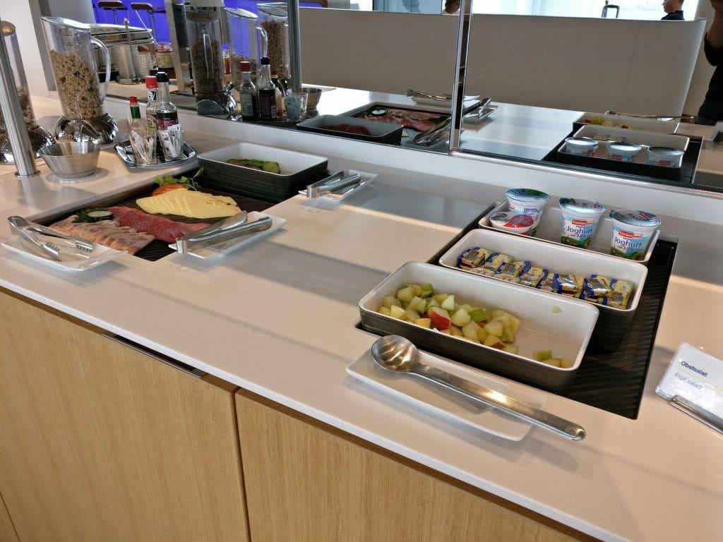 Lufthansa Business Lounge München L11 Buffet 3