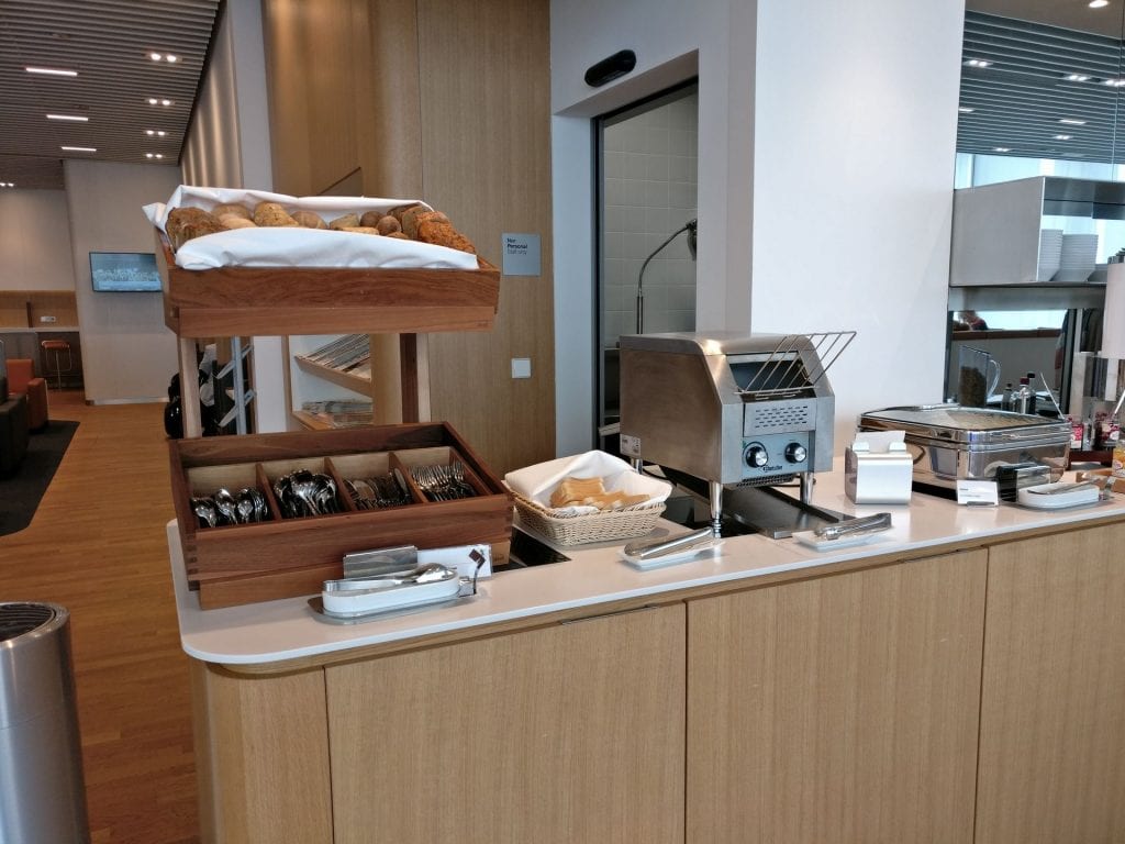 Lufthansa Business Lounge München L11 Buffet 6