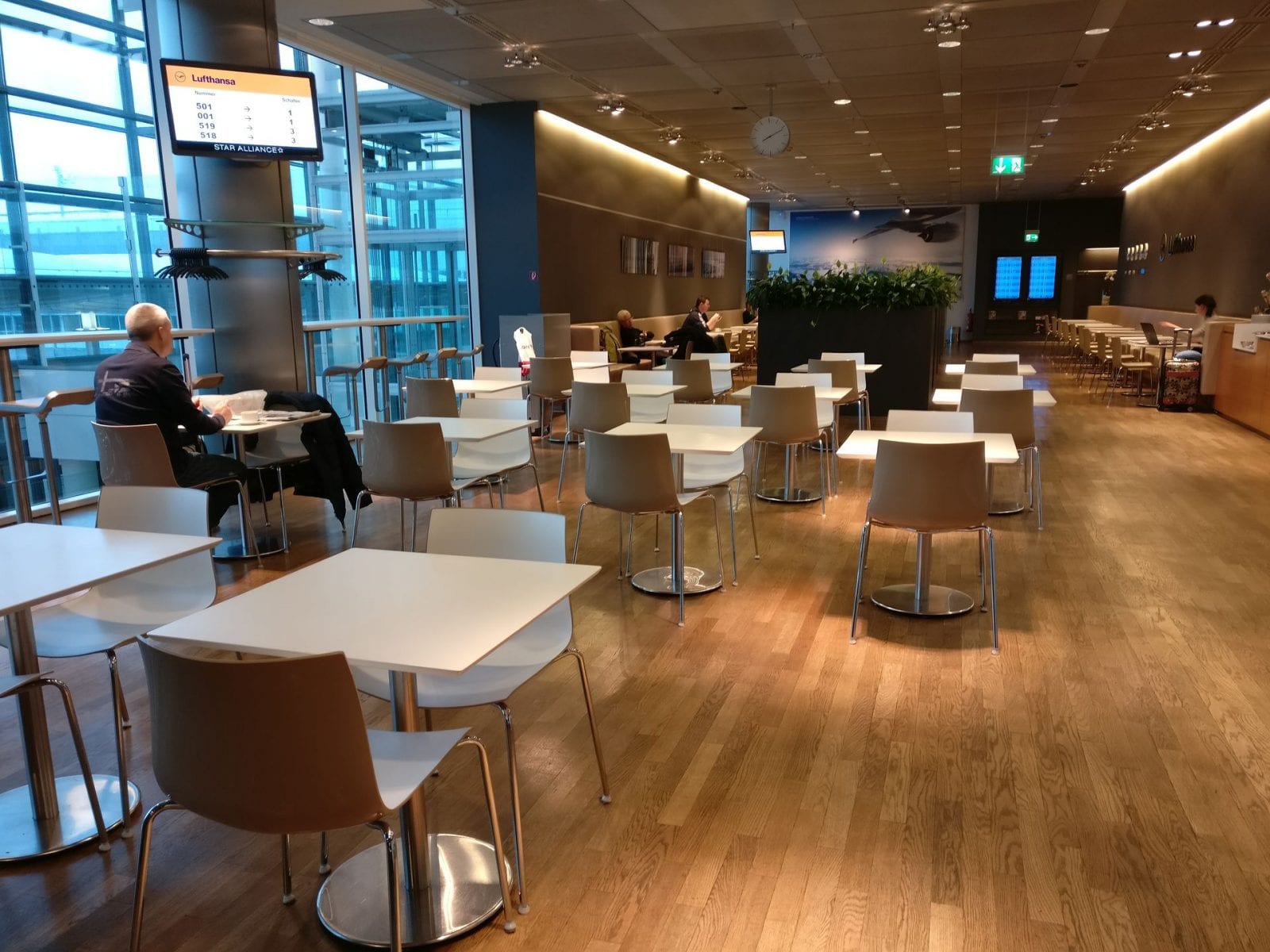 Review: Lufthansa Business Lounge München H24