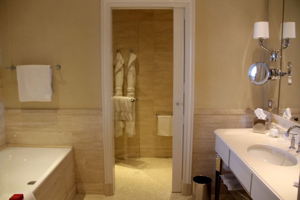 Palazzo Parigi Milan Executive Room Bathroom