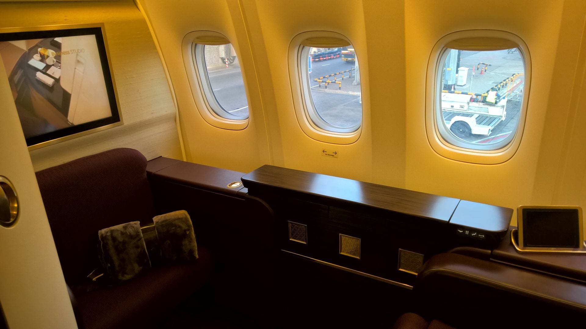 Etihad Airways First Class Suite 2