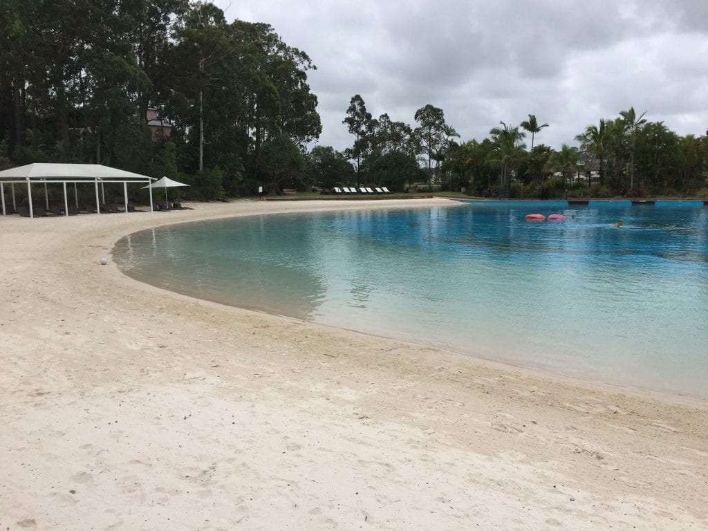 Intercontinental Sanctuary Cove Pool mit Sandstrand