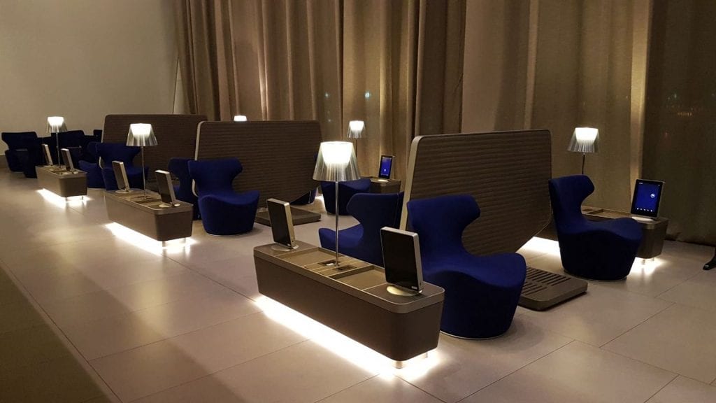 Al Mourjan Business Lounge Doha Sitzmöglichkeiten