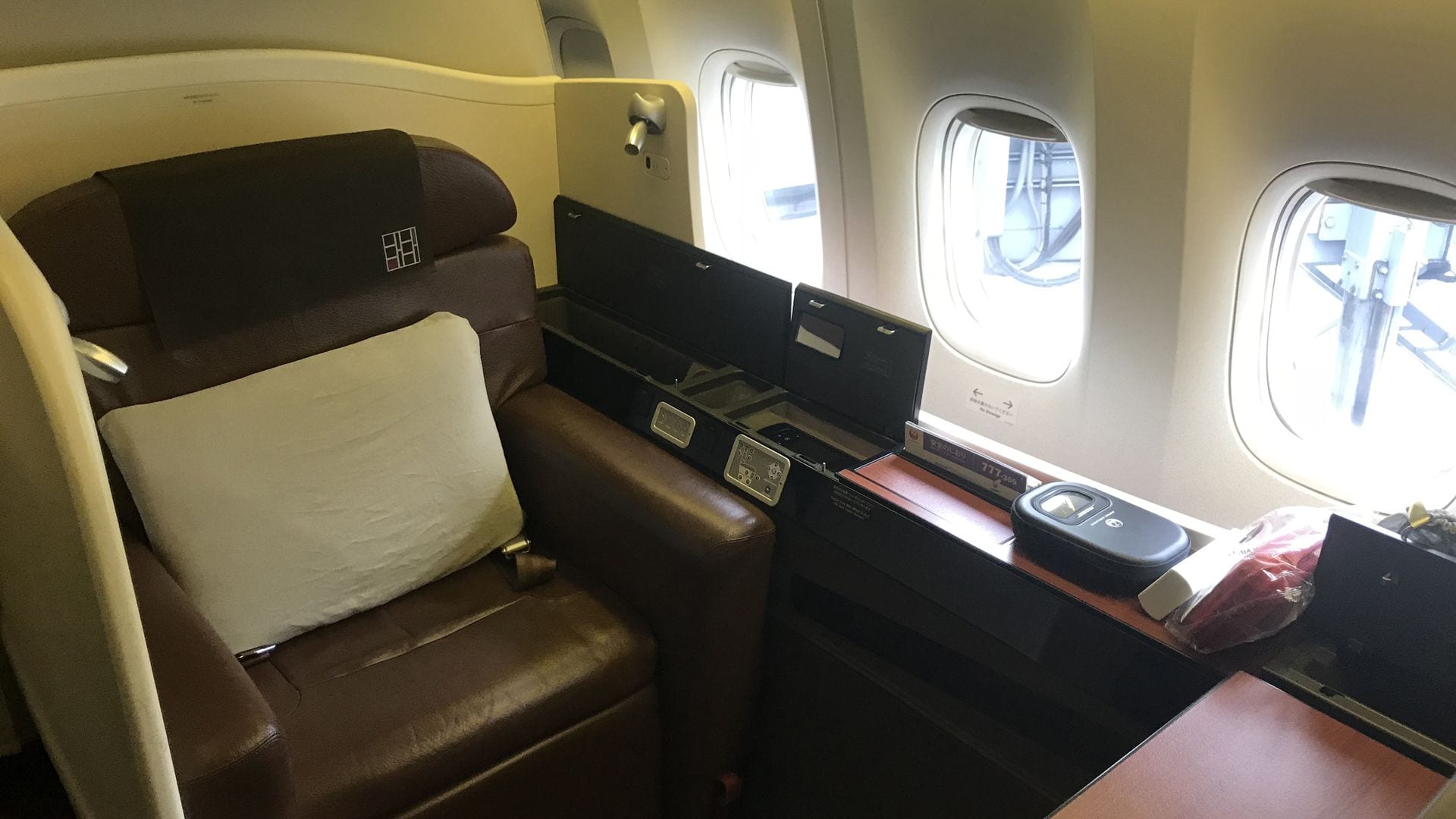 Japan airlines first class Suite Boeing 777