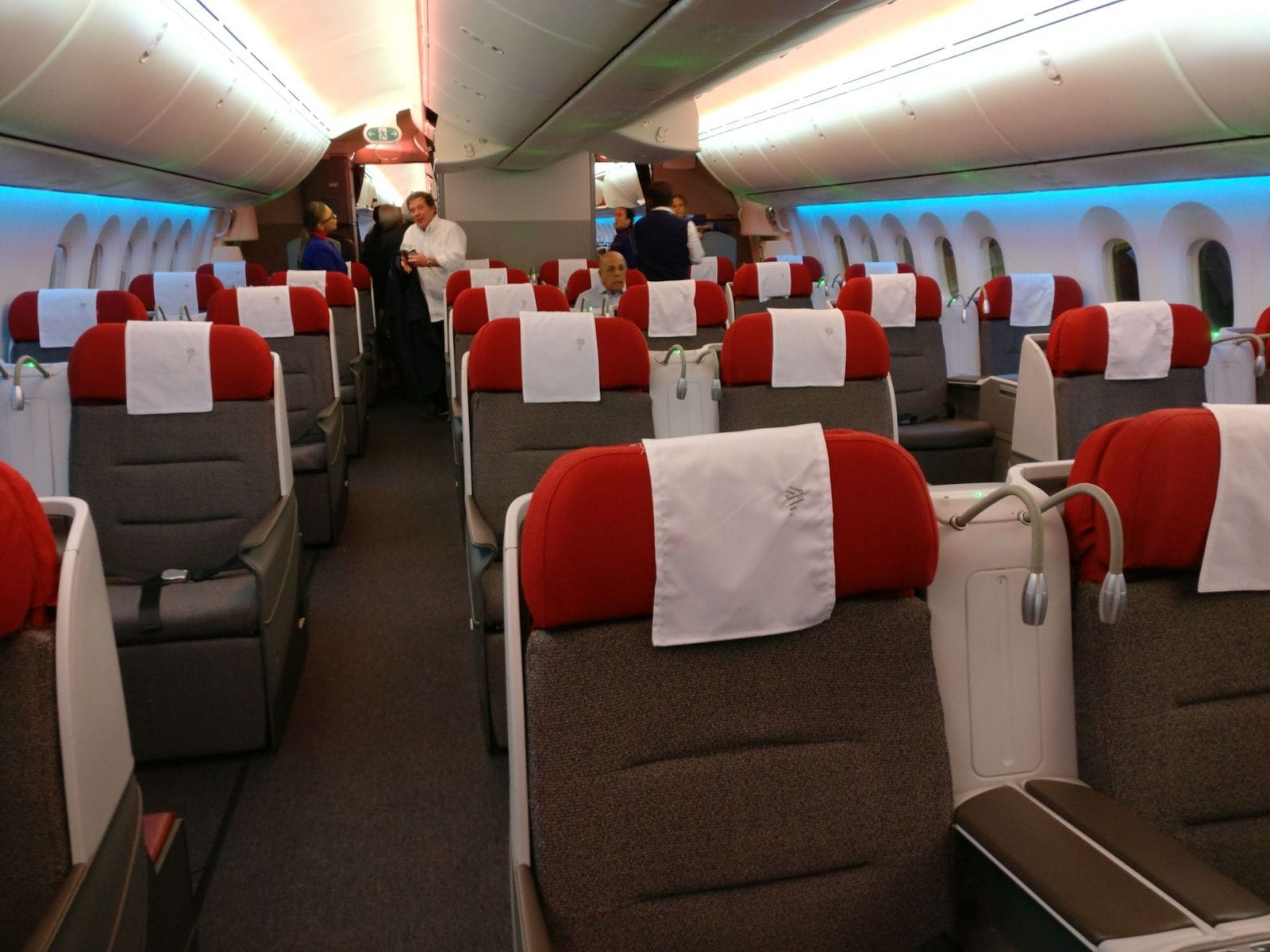 Review: LATAM Business Class Boeing 787-9 - Test Mit Bildern