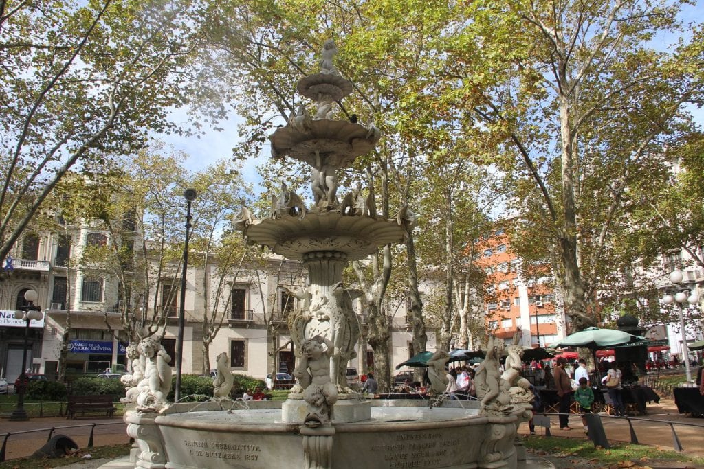 Montevideo Plaza Constitución