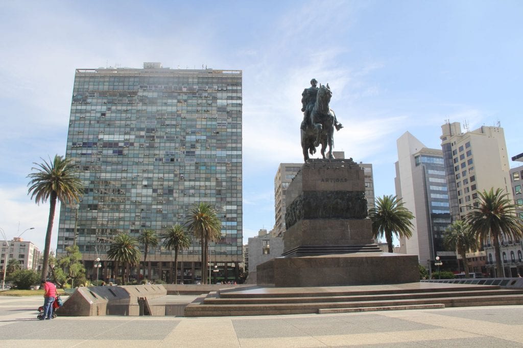Montevideo Plaza Independencia 4