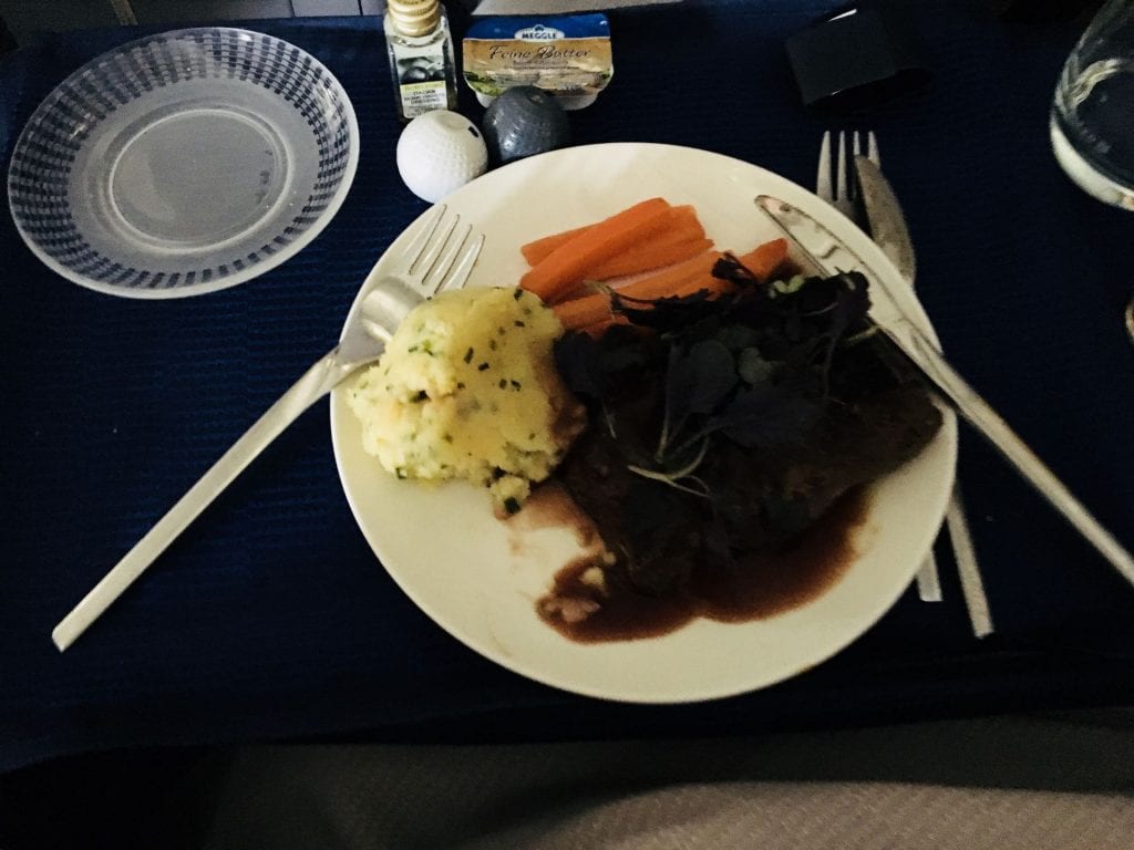 United Polaris Business Class Boeing 767 Essen Hauptgang