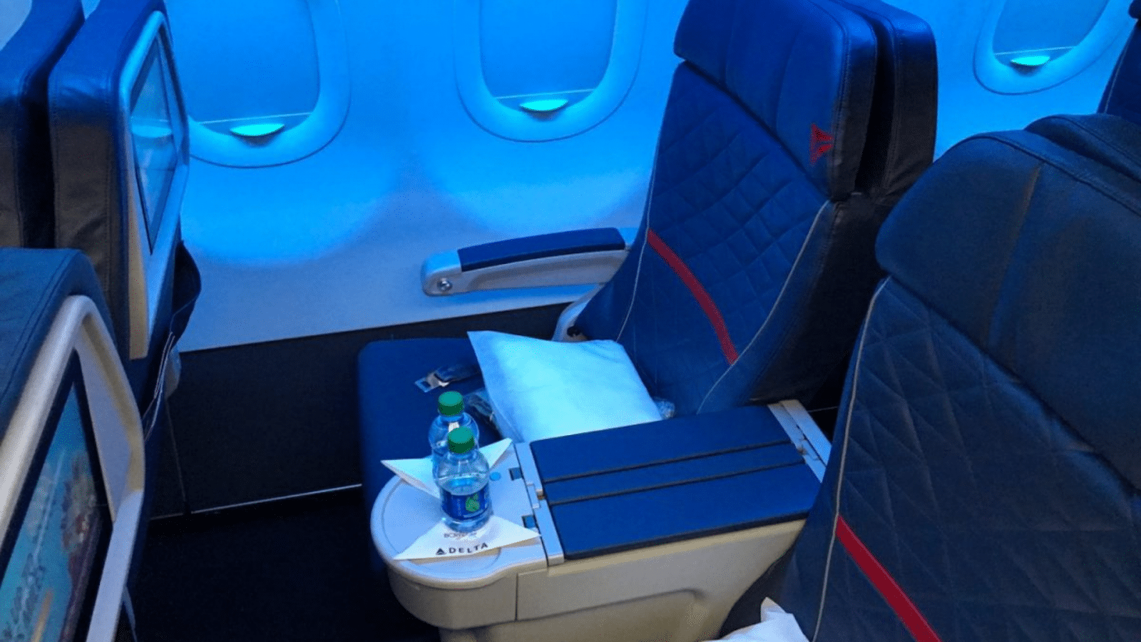 Review: Delta Air Lines Domestic First Class Kurz- und Langstrecke