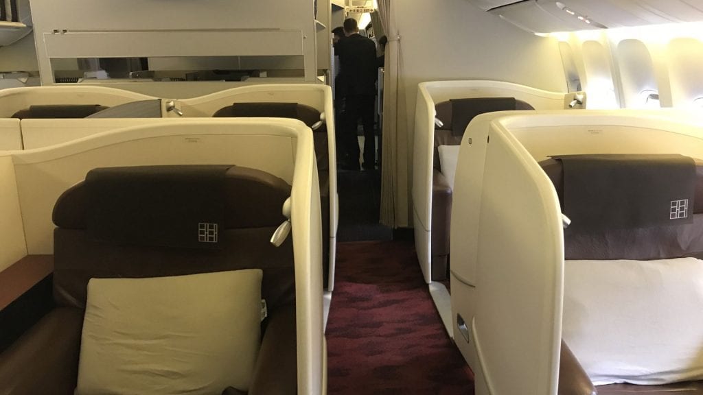 japan airlines first class Boeing 777 Kabine