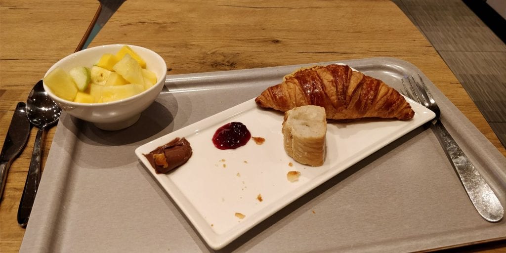 ibis Paris Levallois Perret Frühstück Tablett