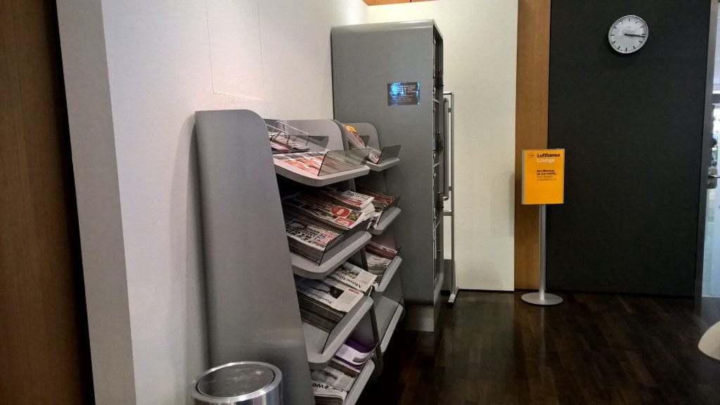 Lufthansa Seantor Café Munich Newspapers