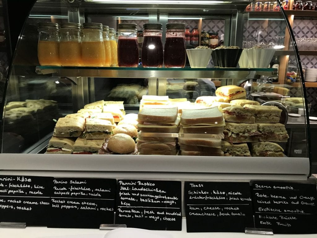Lufthansa senator Café München Sandwiches