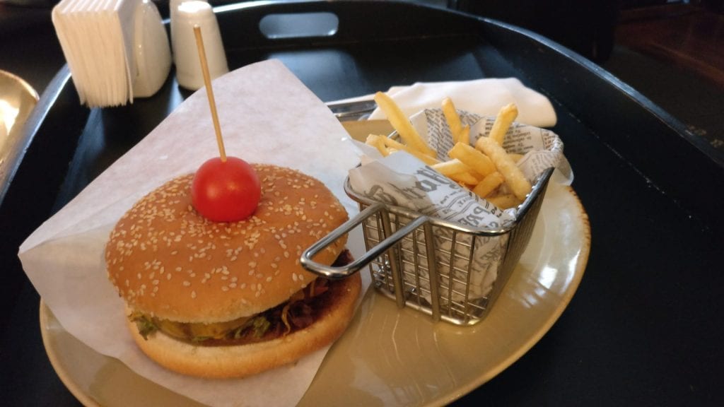 radisson blu chisinau roomservice burger