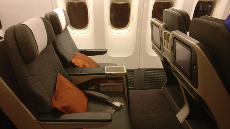 Review Cathay Pacific Business Class Boeing 777 300