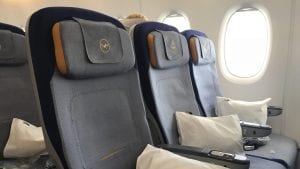 lufthansa economy class airbus a380 sitze