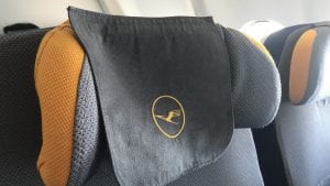 lufthansa economy class langstrecke airbus a330 kopfstütze