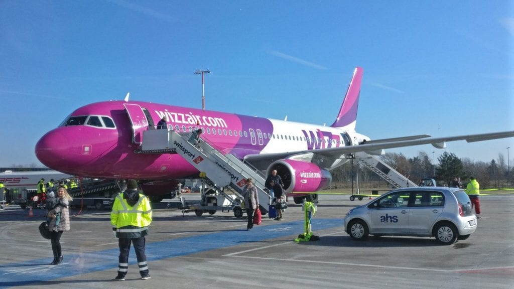 wizz air a320 berlin schönefeld