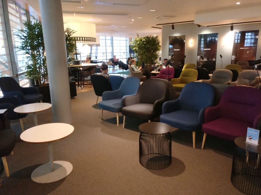 SAS Business Lounge Oslo Seating 2
