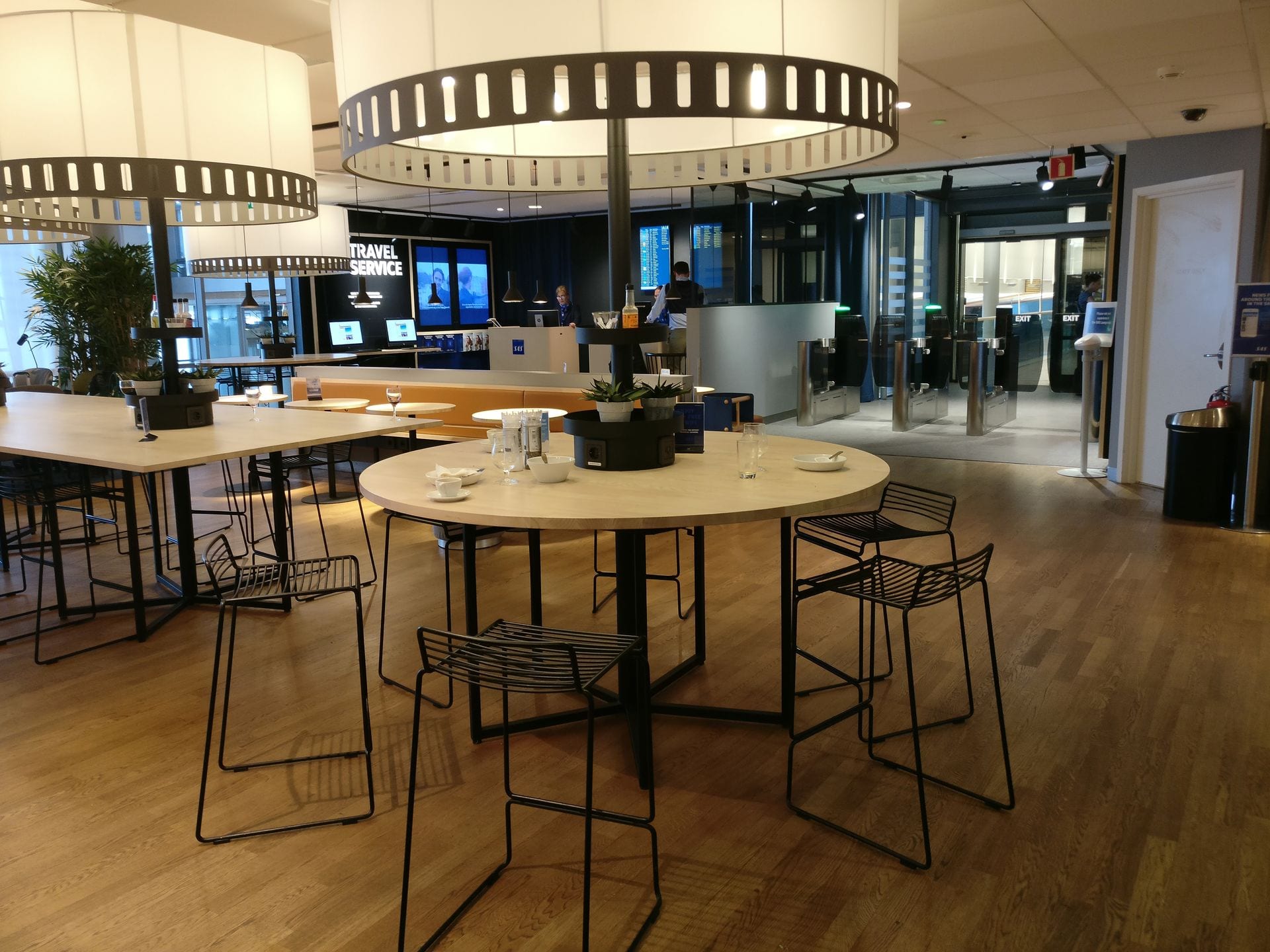 SAS Business Lounge Oslo Seating
