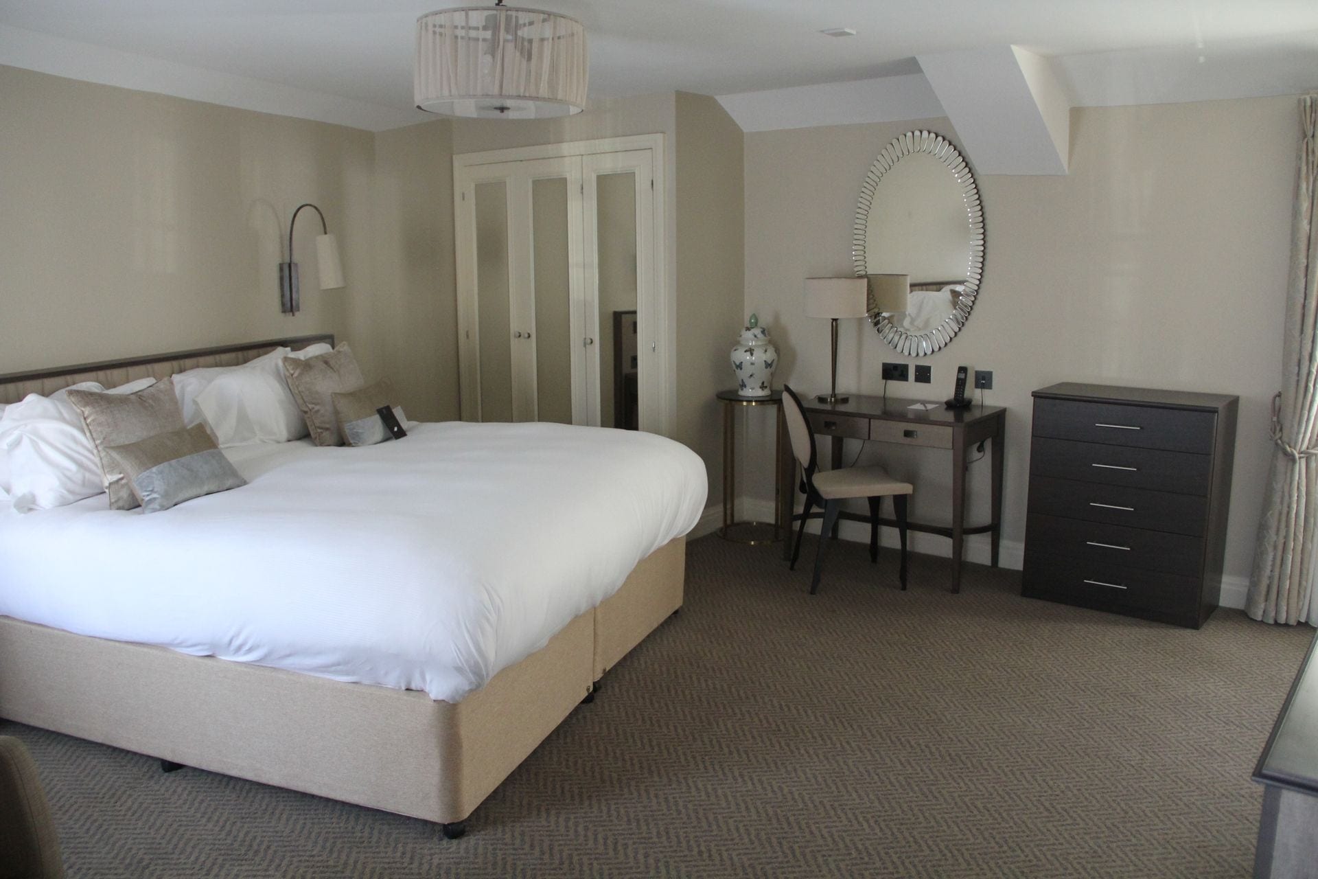 Castle Hotel Windsor Superior Room