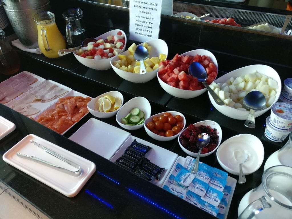 Hilton Cardiff Lounge Frühstück