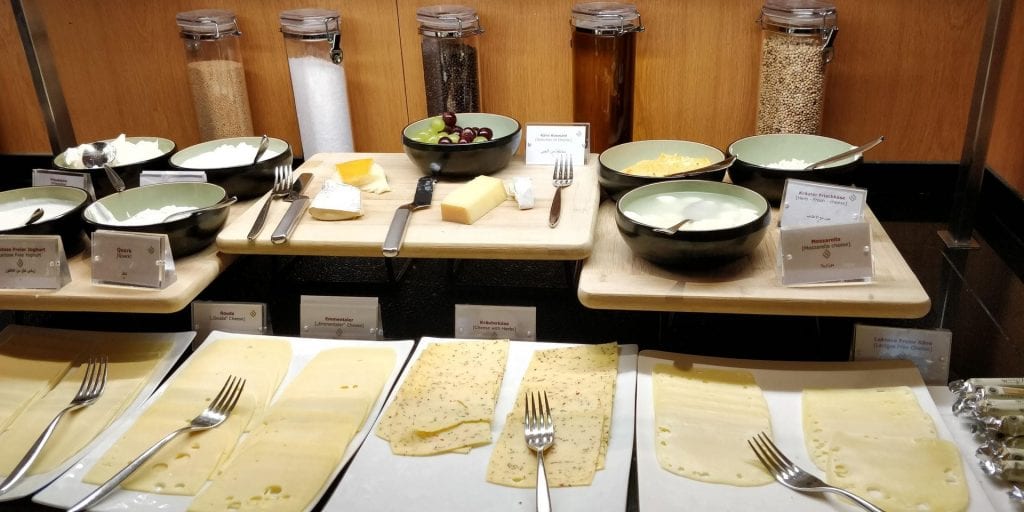 Jumeirah Frankfurt Frühstück Aufschnitt Käse