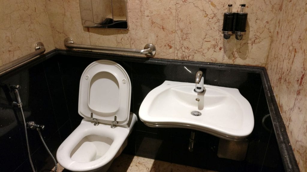 Saudia Lounge Dschidda Toiletten