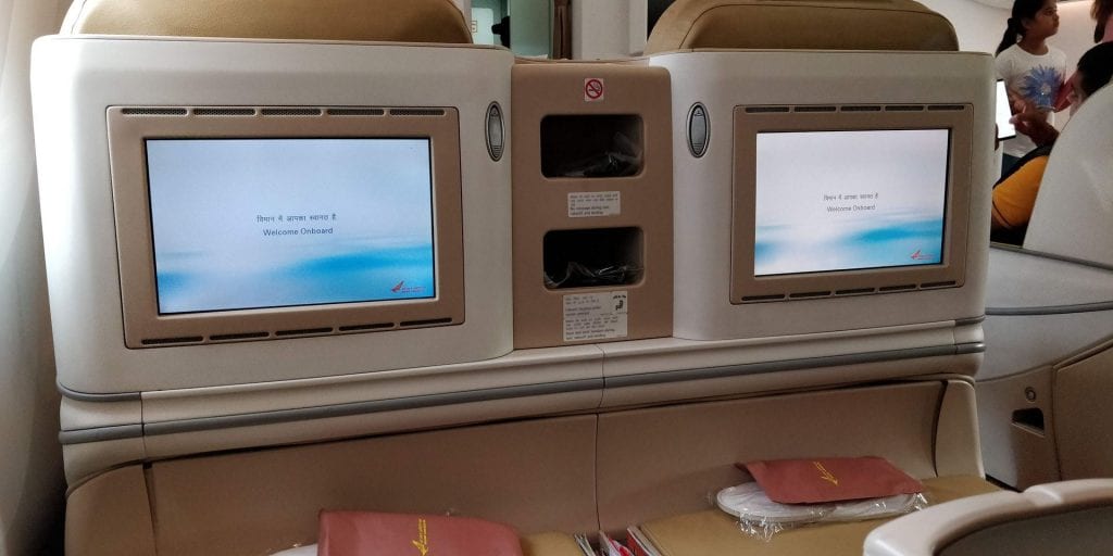 Air India Business Class Boeing 787 Monitore Ablagefläche