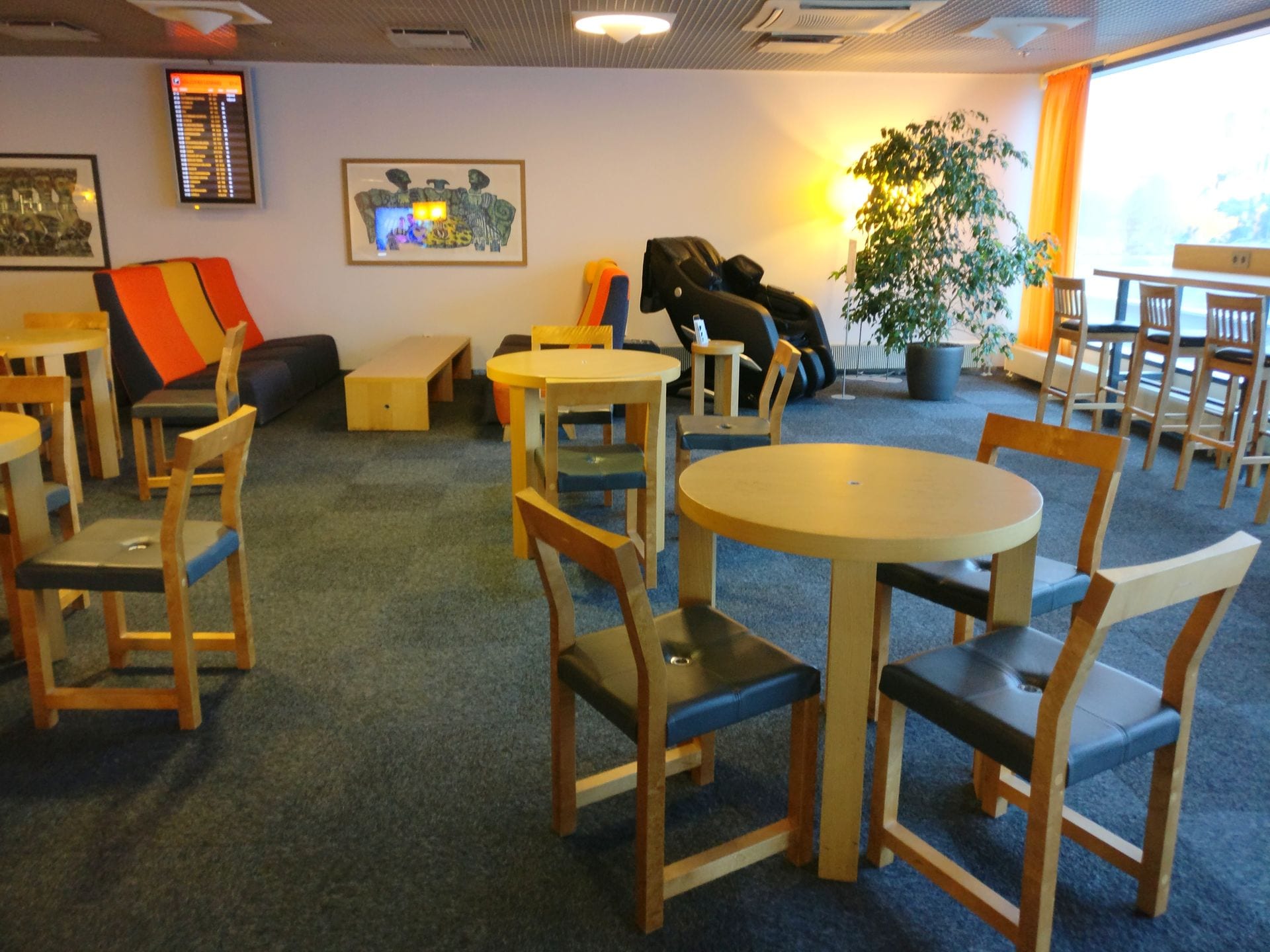 Business Lounge Tallinn Seating 4