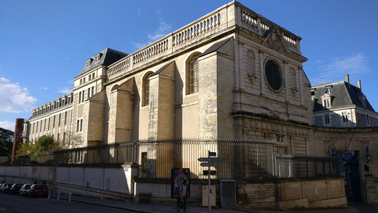 City Guide Alle Infos zu Poitiers Sehenswürdigkeiten & mehr