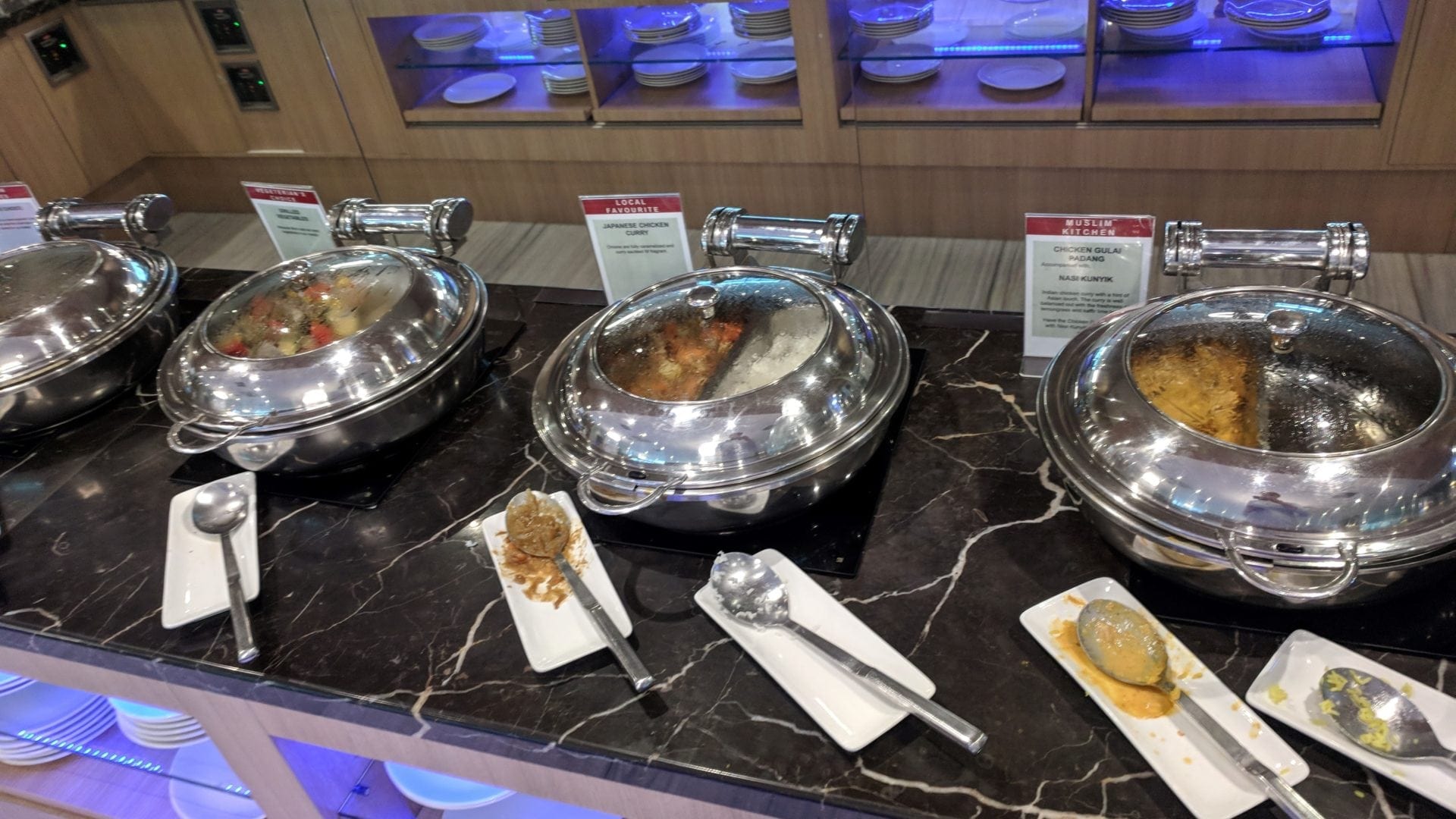 SATS Premier Lounge Singapur Büffet