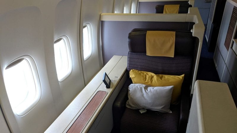 Review Thai Airways First Class In Der Boeing 747