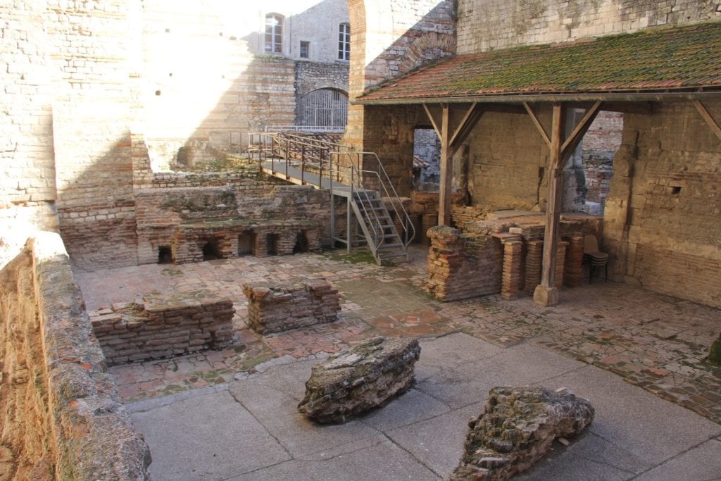 Konstantinische Bäder Arles