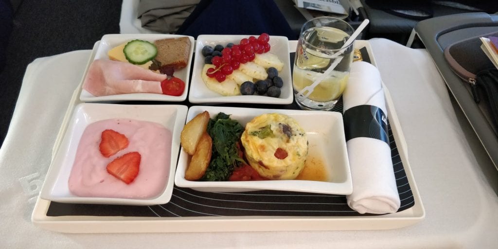 LOT Business Class Langstrecke Frühstück