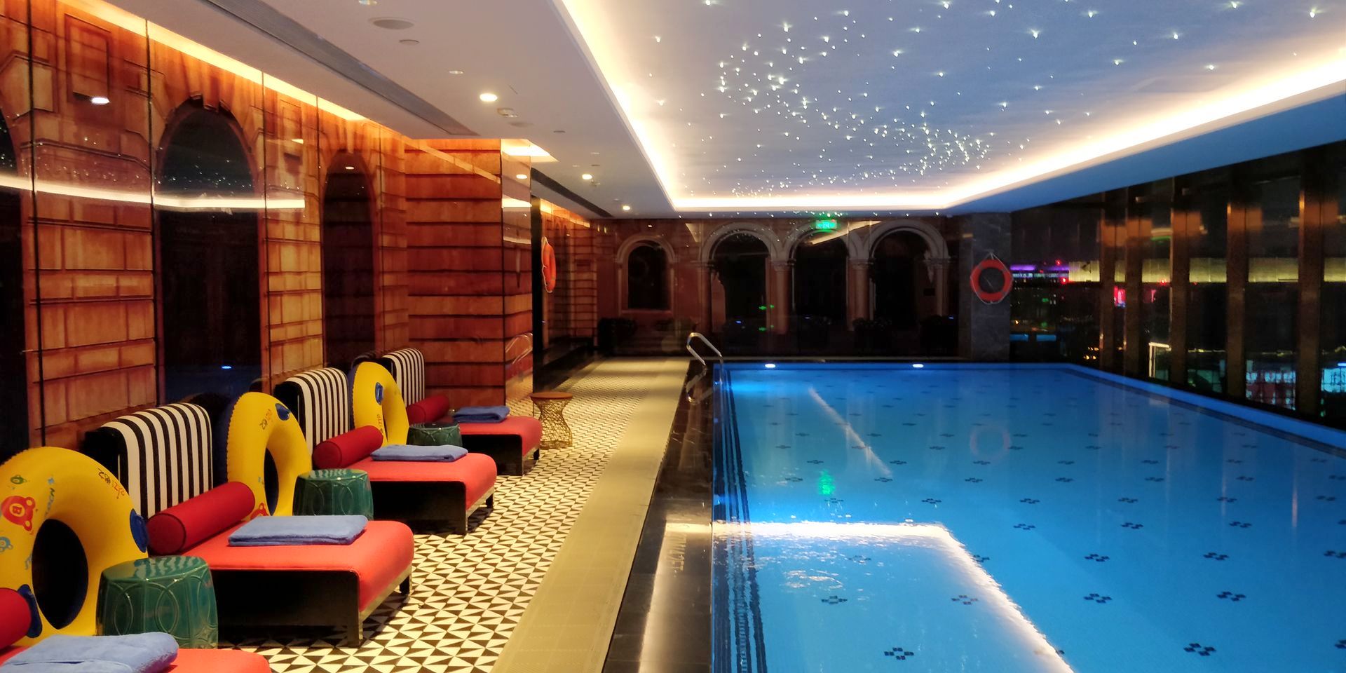 Hotel Indigo Shanghai Hongqiao Pool 2