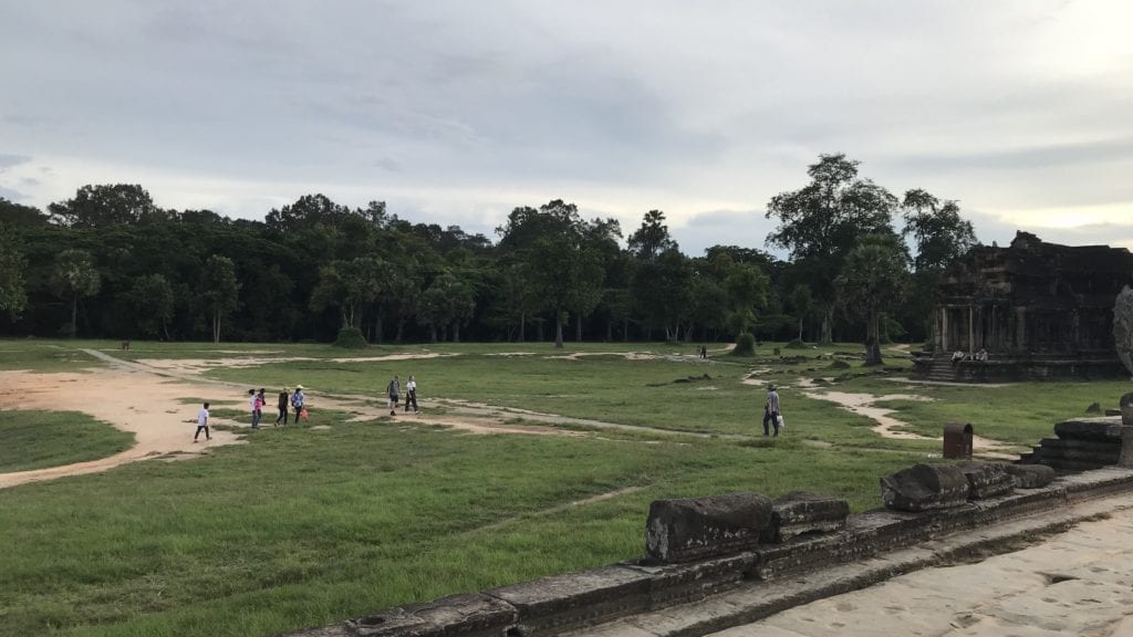 Angkor Wat Innen Grünfläche